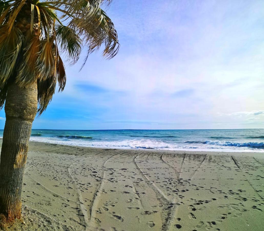 Studio Beso Del Mar Lägenhet Nerja Exteriör bild
