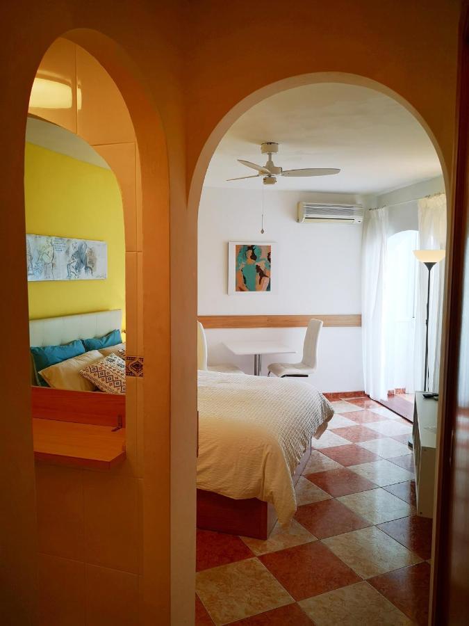Studio Beso Del Mar Lägenhet Nerja Exteriör bild