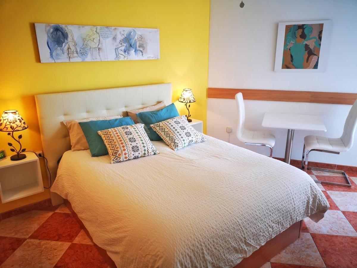 Studio Beso Del Mar Lägenhet Nerja Exteriör bild